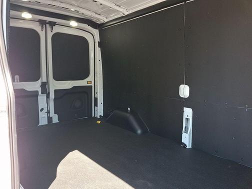 OXFORD WHITE 2026 Ford Transit-250 Base