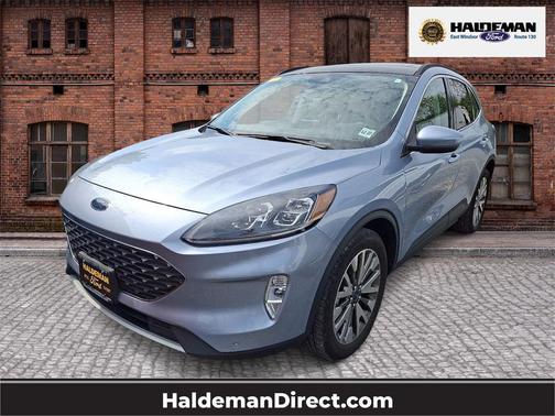 2022 Ford Escape Titanium