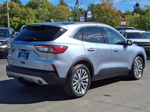 2022 Ford Escape Titanium