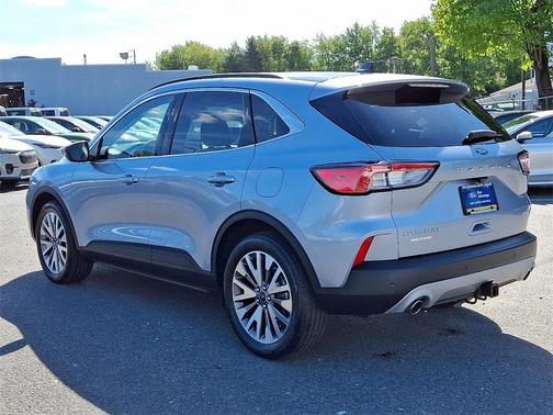 2022 Ford Escape Titanium