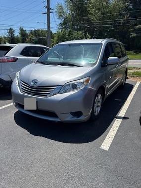 2016 Toyota Sienna LE