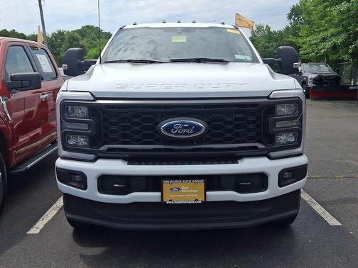 Oxford White 2024 Ford F-350 XLT
