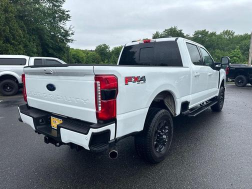 Oxford White 2024 Ford F-350 XLT