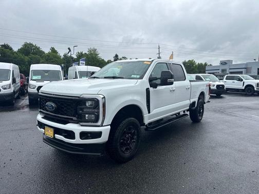 Oxford White 2024 Ford F-350 XLT