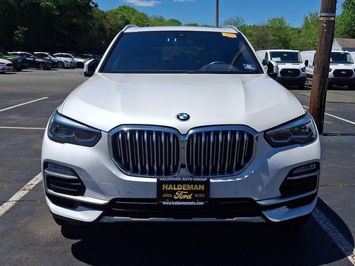 Mineral White Metallic 2019 BMW X5 xDrive40i