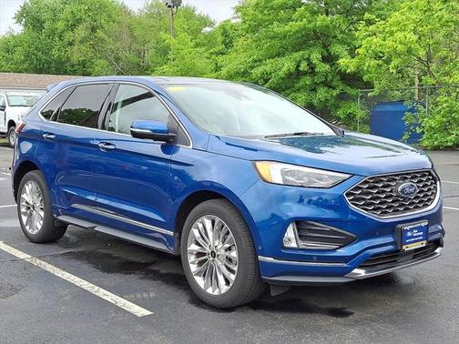 2022 Ford Edge Titanium