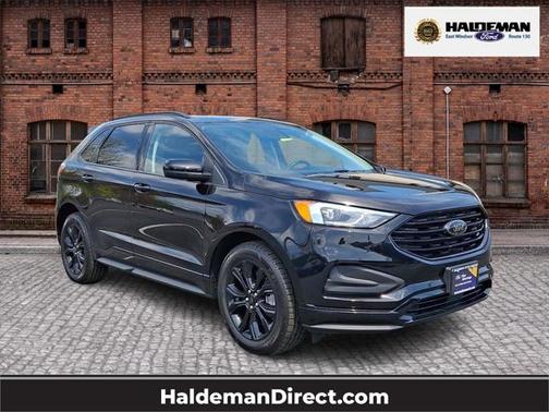 2022 Ford Edge SE