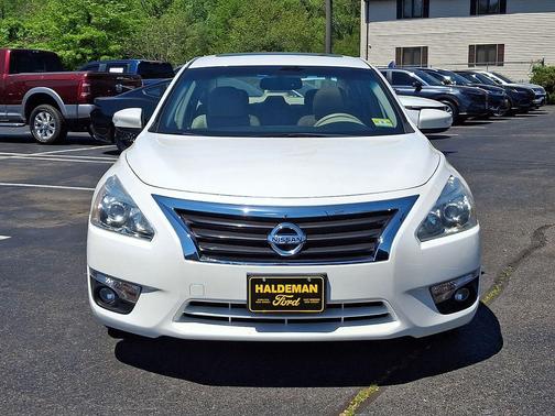 Pearl White 2013 Nissan Altima 2.5 SL