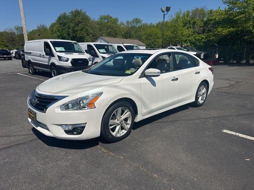 Pearl White 2013 Nissan Altima 2.5 SL