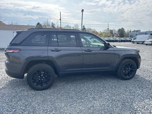 2025 Jeep Grand Cherokee Altitude