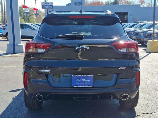 Mosaic Black Metallic 2023 Chevrolet Trailblazer RS