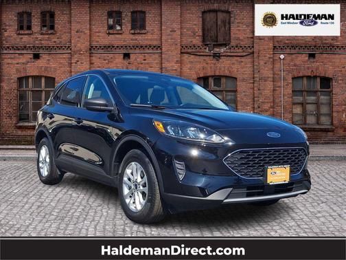 AGATE BLACK METALLIC 2022 Ford Escape SE