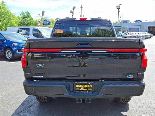 2025 Ford F-150 Lightning LARIAT