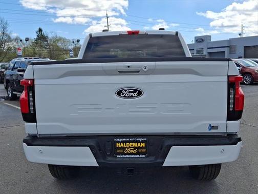 2025 Ford F-150 Lightning Flash