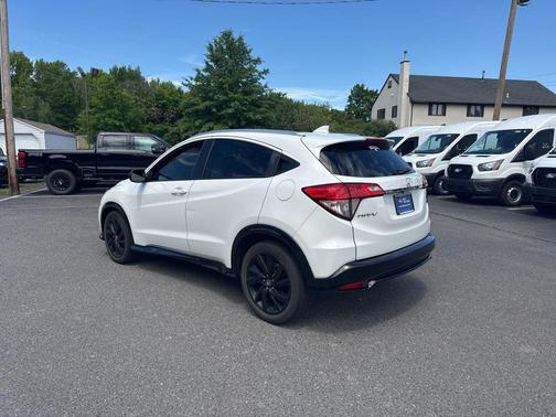 Platinum White Pearl 2022 Honda HR-V AWD Sport