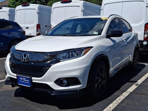 Platinum White Pearl 2022 Honda HR-V AWD Sport