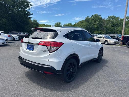 Platinum White Pearl 2022 Honda HR-V AWD Sport