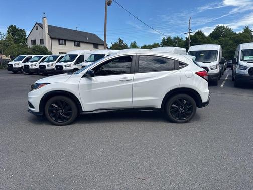 Platinum White Pearl 2022 Honda HR-V AWD Sport