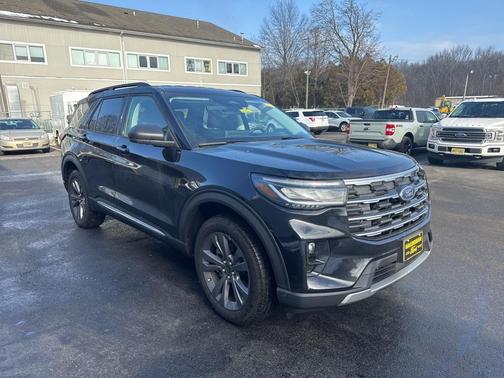 2025 Ford Explorer Active