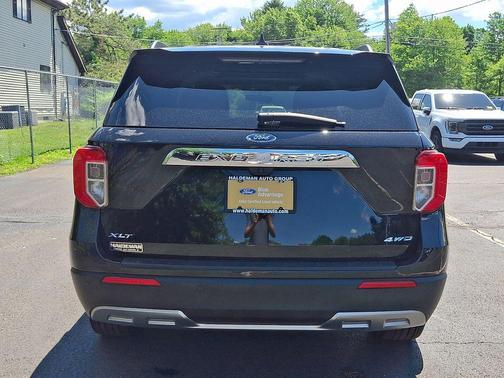 AGATE BLACK METALLIC 2023 Ford Explorer XLT