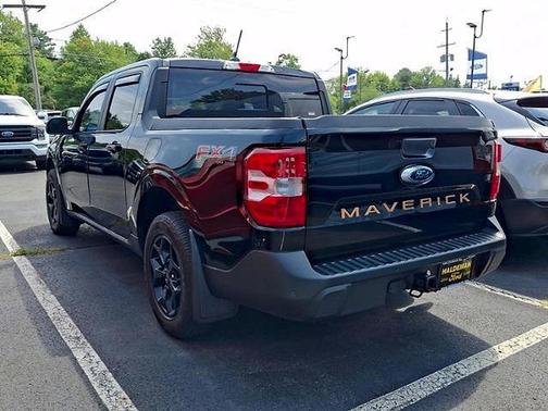 Shadow Black 2024 Ford Maverick Lariat