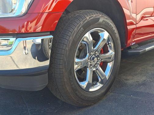 HOT PEPPER RED MET TINTD CC 2023 Ford F-150 XLT