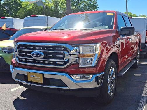 HOT PEPPER RED MET TINTD CC 2023 Ford F-150 XLT