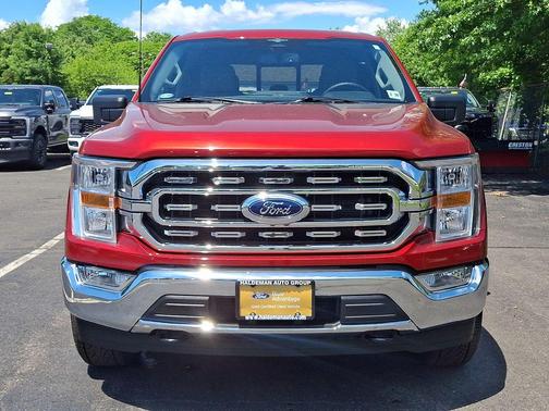 HOT PEPPER RED MET TINTD CC 2023 Ford F-150 XLT