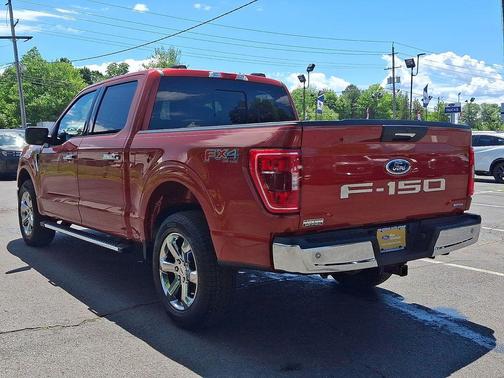 HOT PEPPER RED MET TINTD CC 2023 Ford F-150 XLT