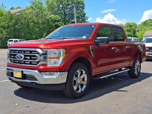 HOT PEPPER RED MET TINTD CC 2023 Ford F-150 XLT