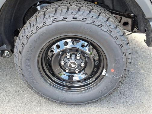 CARBONIZED GRAY METALLIC 2026 Ford Bronco Big Bend