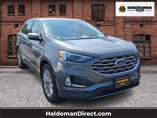 2022 Ford Edge Titanium