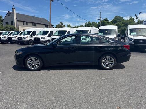 Crystal Black Pearl 2018 Honda Accord LX