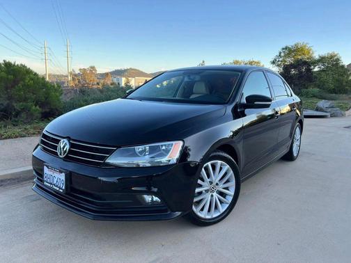 Black 2015 Volkswagen Jetta Auto SE w/Connectivity/Navigation