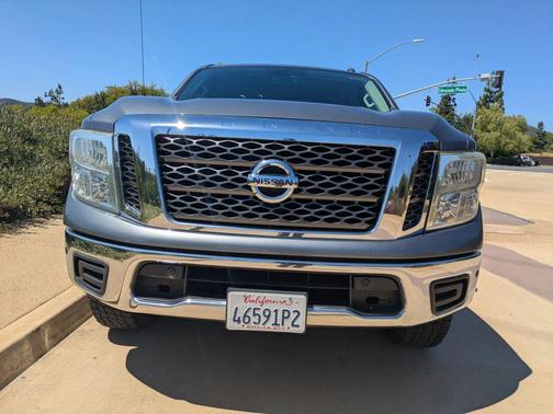 Dark Gray 2018 Nissan Titan SV