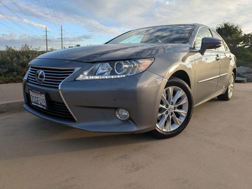 Nebula Gray Pearl 2014 Lexus ES 300h Base