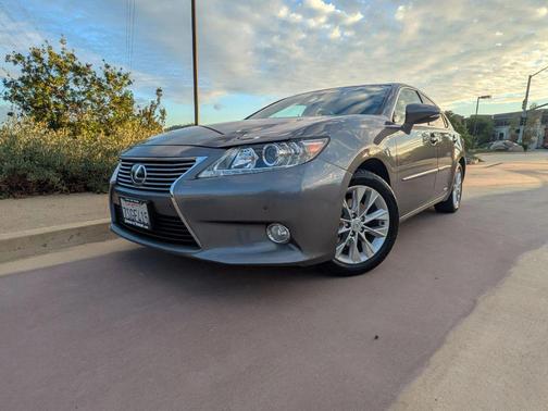 Nebula Gray Pearl 2014 Lexus ES 300h Base