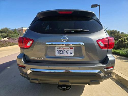Gun Metallic 2019 Nissan Pathfinder SL