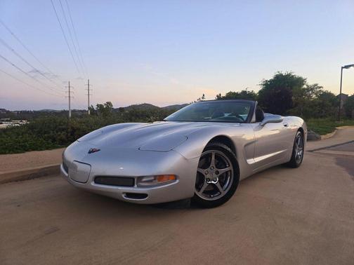 Sebring Silver Metallic 1998 Chevrolet Corvette Base