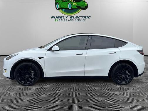2022 Tesla Model Y Long Range Dual Motor All-Wheel Drive