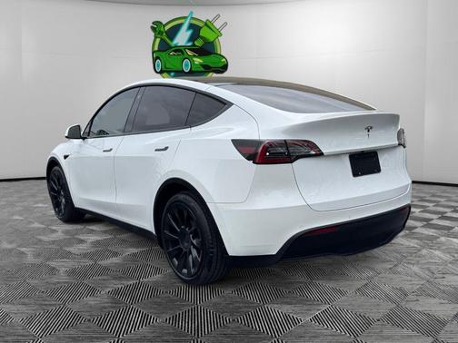 2022 Tesla Model Y Long Range Dual Motor All-Wheel Drive