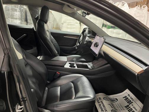 Solid Black 2022 Tesla Model 3 Standard Range Plus