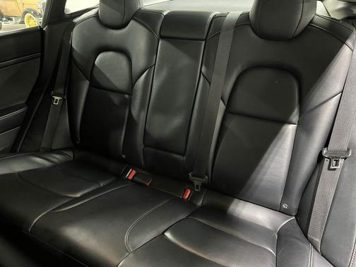 Solid Black 2022 Tesla Model 3 Standard Range Plus
