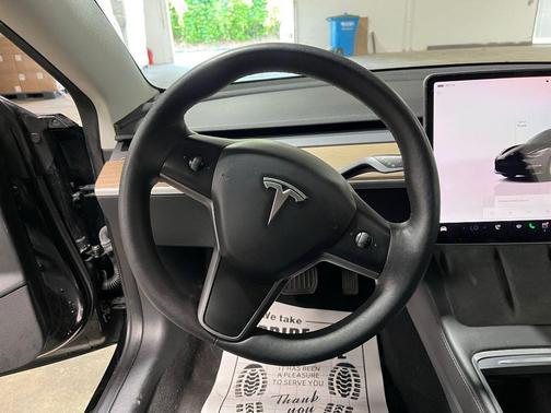 Solid Black 2022 Tesla Model 3 Standard Range Plus