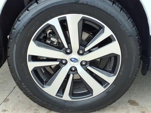 Crystal White 2018 Subaru Outback 2.5i Limited