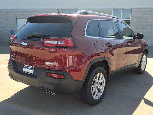 Deep Cherry Red Crystal Pearlcoat 2015 Jeep Cherokee Latitude