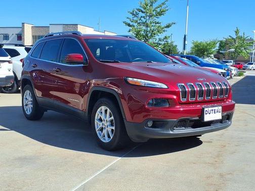 Deep Cherry Red Crystal Pearlcoat 2015 Jeep Cherokee Latitude