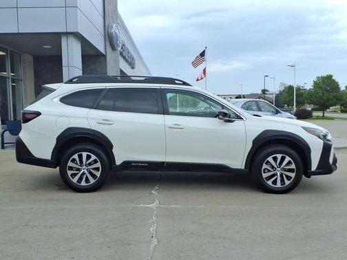 Crystal White 2024 Subaru Outback Premium