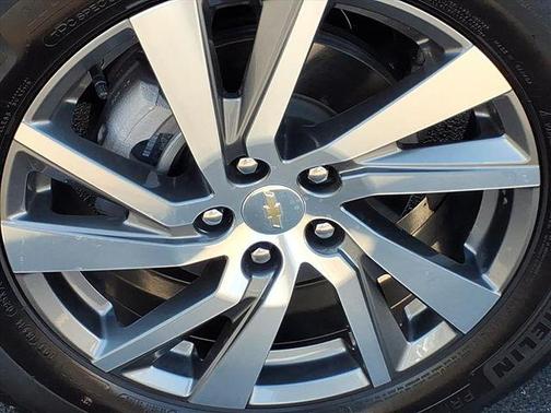 Lakeshore Blue Metallic 2024 Chevrolet Equinox 1LT