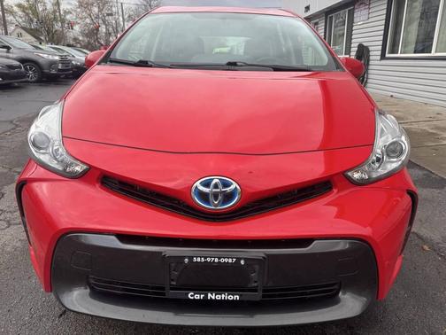 2016 Toyota Prius v Two